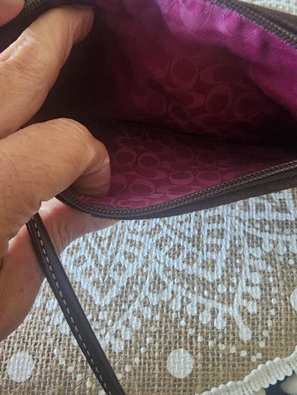 VINTAGE Coach Brown Suede Wristlet with Pink Trim and Gold Turn-Lock GUC - Picture 3 of 5